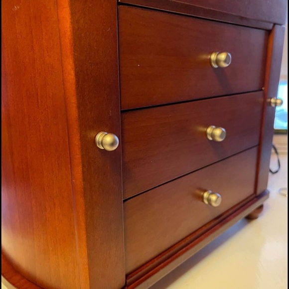 Jewelry Box - Picture 3 of 10